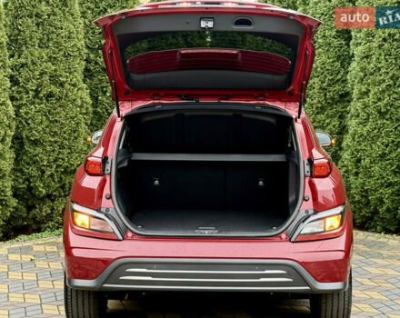 Красный Хендай Kona, объемом двигателя 0 л и пробегом 42 тыс. км за 17300 $, фото 10 на Automoto.ua