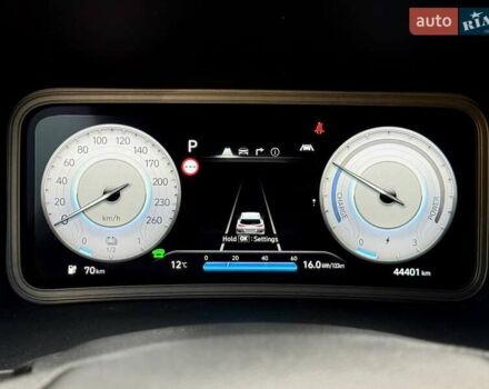 Красный Хендай Kona, объемом двигателя 0 л и пробегом 44 тыс. км за 17000 $, фото 5 на Automoto.ua