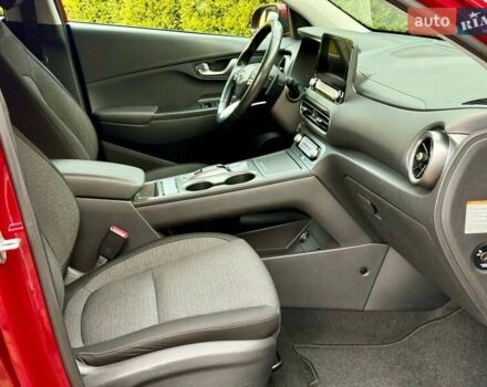 Красный Хендай Kona, объемом двигателя 0 л и пробегом 44 тыс. км за 17000 $, фото 26 на Automoto.ua