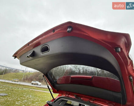 Красный Хендай Kona, объемом двигателя 0 л и пробегом 86 тыс. км за 18400 $, фото 23 на Automoto.ua