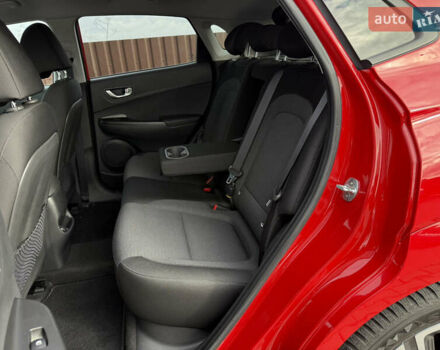 Червоний Хендай Kona, об'ємом двигуна 0 л та пробігом 26 тис. км за 18200 $, фото 19 на Automoto.ua