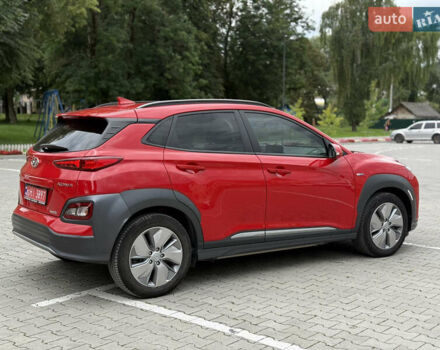 Червоний Хендай Kona, об'ємом двигуна 0 л та пробігом 80 тис. км за 18800 $, фото 6 на Automoto.ua