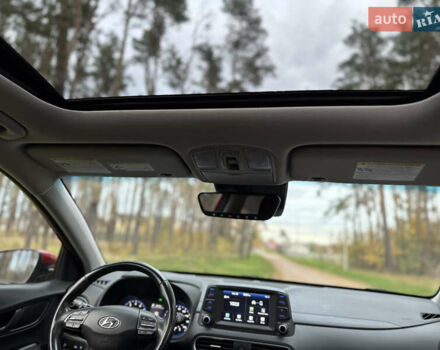 Красный Хендай Kona, объемом двигателя 2 л и пробегом 106 тыс. км за 14300 $, фото 19 на Automoto.ua