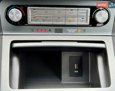 Красный Хендай Kona, объемом двигателя 0 л и пробегом 42 тыс. км за 17300 $, фото 30 на Automoto.ua