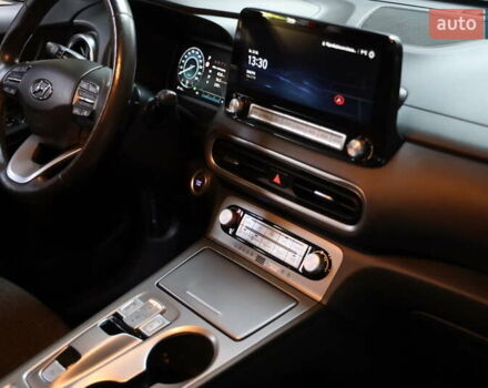 Красный Хендай Kona, объемом двигателя 0 л и пробегом 53 тыс. км за 17500 $, фото 35 на Automoto.ua