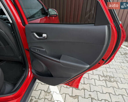 Червоний Хендай Kona, об'ємом двигуна 0 л та пробігом 26 тис. км за 18200 $, фото 24 на Automoto.ua