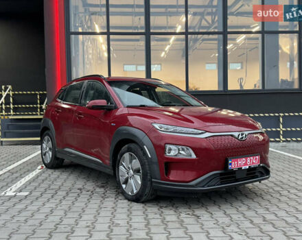 Красный Хендай Kona, объемом двигателя 0 л и пробегом 155 тыс. км за 16750 $, фото 1 на Automoto.ua