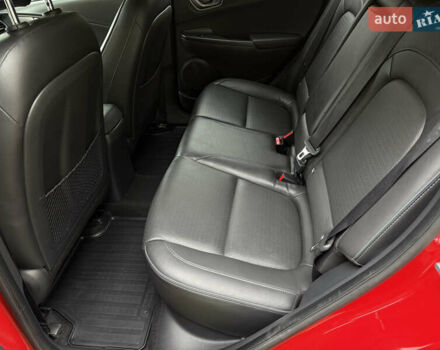 Червоний Хендай Kona, об'ємом двигуна 0 л та пробігом 80 тис. км за 18800 $, фото 26 на Automoto.ua