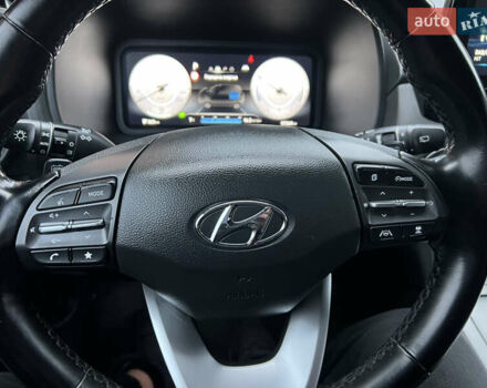 Червоний Хендай Kona, об'ємом двигуна 0 л та пробігом 57 тис. км за 19999 $, фото 25 на Automoto.ua