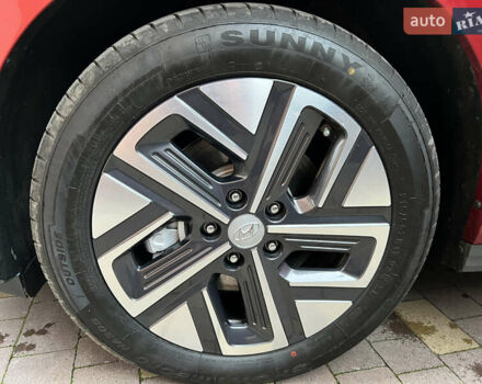 Червоний Хендай Kona, об'ємом двигуна 0 л та пробігом 57 тис. км за 19999 $, фото 47 на Automoto.ua