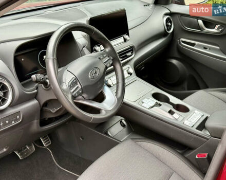 Красный Хендай Kona, объемом двигателя 0 л и пробегом 42 тыс. км за 17300 $, фото 18 на Automoto.ua