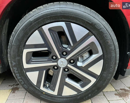 Червоний Хендай Kona, об'ємом двигуна 0 л та пробігом 57 тис. км за 19999 $, фото 46 на Automoto.ua