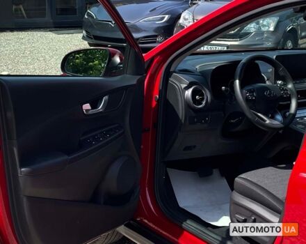 Красный Хендай Kona, объемом двигателя 64 л и пробегом 27 тыс. км за 21500 $, фото 6 на Automoto.ua