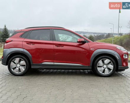 Красный Хендай Kona, объемом двигателя 0 л и пробегом 86 тыс. км за 18600 $, фото 10 на Automoto.ua