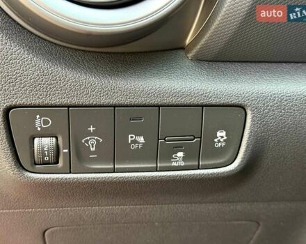 Красный Хендай Kona, объемом двигателя 0 л и пробегом 44 тыс. км за 17000 $, фото 18 на Automoto.ua