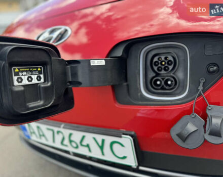 Красный Хендай Kona, объемом двигателя 0 л и пробегом 100 тыс. км за 16700 $, фото 10 на Automoto.ua