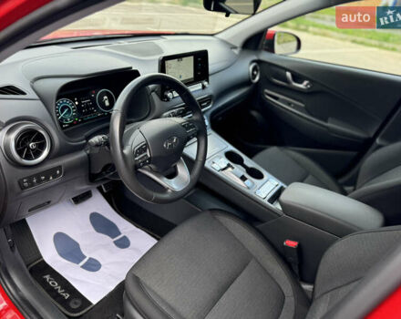 Красный Хендай Kona, объемом двигателя 0 л и пробегом 100 тыс. км за 16700 $, фото 9 на Automoto.ua