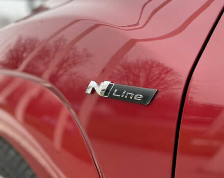 Красный Хендай Kona, объемом двигателя 1.6 л и пробегом 31 тыс. км за 21000 $, фото 6 на Automoto.ua