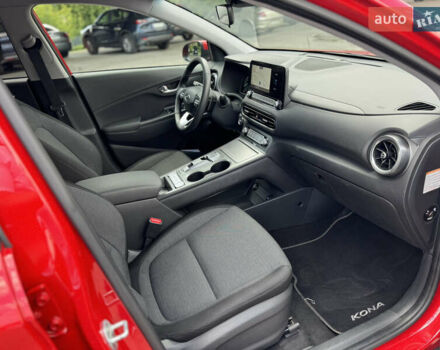 Красный Хендай Kona, объемом двигателя 0 л и пробегом 100 тыс. км за 16700 $, фото 8 на Automoto.ua