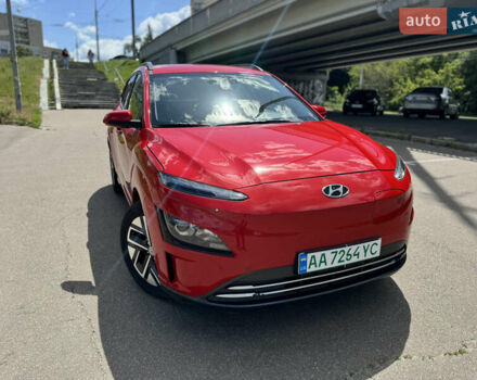 Красный Хендай Kona, объемом двигателя 0 л и пробегом 100 тыс. км за 16700 $, фото 2 на Automoto.ua