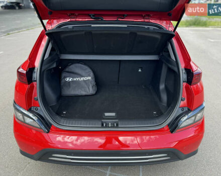 Красный Хендай Kona, объемом двигателя 0 л и пробегом 100 тыс. км за 16700 $, фото 16 на Automoto.ua