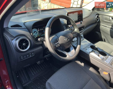 Красный Хендай Kona, объемом двигателя 0 л и пробегом 18 тыс. км за 18700 $, фото 13 на Automoto.ua