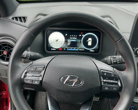 Красный Хендай Kona, объемом двигателя 1.6 л и пробегом 31 тыс. км за 21000 $, фото 11 на Automoto.ua