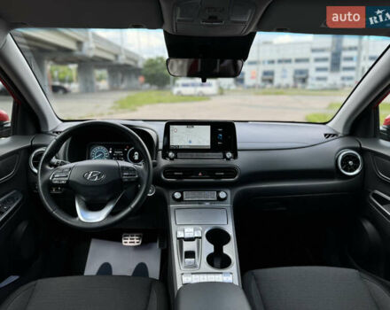 Красный Хендай Kona, объемом двигателя 0 л и пробегом 100 тыс. км за 16700 $, фото 4 на Automoto.ua