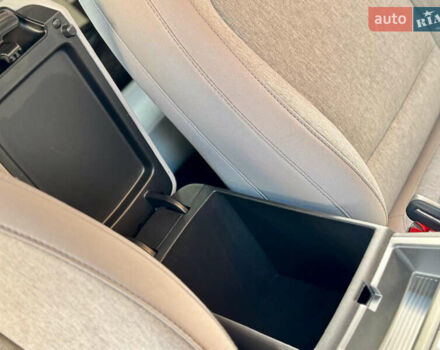 Червоний Хендай Kona, об'ємом двигуна 0 л та пробігом 100 тис. км за 20900 $, фото 100 на Automoto.ua