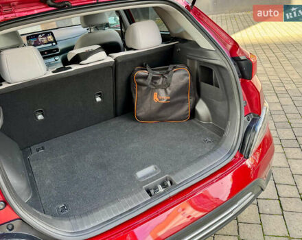 Червоний Хендай Kona, об'ємом двигуна 0 л та пробігом 100 тис. км за 20900 $, фото 48 на Automoto.ua