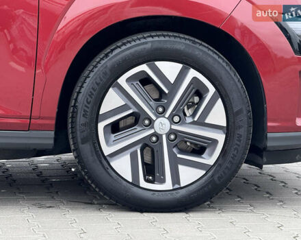 Червоний Хендай Kona, об'ємом двигуна 0 л та пробігом 17 тис. км за 16999 $, фото 10 на Automoto.ua