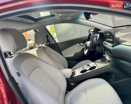 Красный Хендай Kona, объемом двигателя 0 л и пробегом 103 тыс. км за 21400 $, фото 86 на Automoto.ua