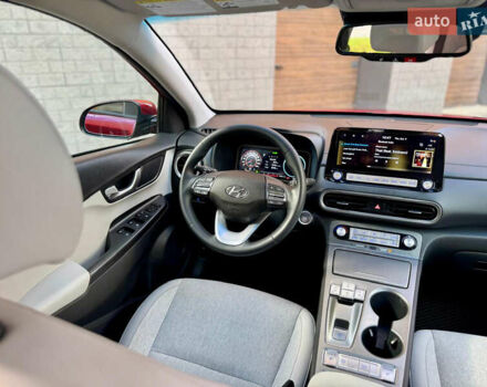 Червоний Хендай Kona, об'ємом двигуна 0 л та пробігом 100 тис. км за 20900 $, фото 90 на Automoto.ua