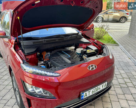 Красный Хендай Kona, объемом двигателя 0 л и пробегом 103 тыс. км за 21400 $, фото 103 на Automoto.ua