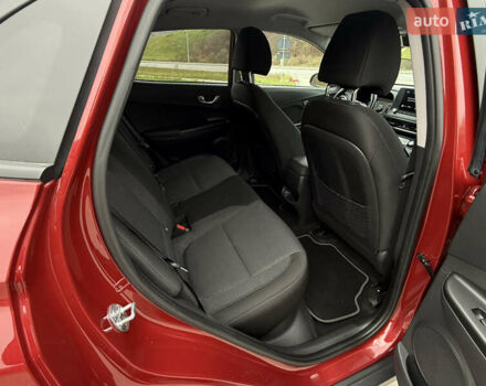 Червоний Хендай Kona, об'ємом двигуна 0 л та пробігом 17 тис. км за 16999 $, фото 22 на Automoto.ua