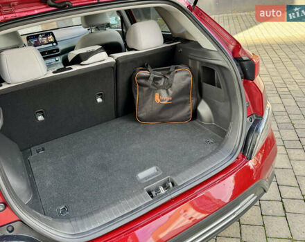 Красный Хендай Kona, объемом двигателя 0 л и пробегом 103 тыс. км за 21400 $, фото 101 на Automoto.ua