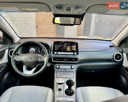 Красный Хендай Kona, объемом двигателя 0 л и пробегом 103 тыс. км за 21400 $, фото 73 на Automoto.ua