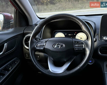 Красный Хендай Kona, объемом двигателя 0 л и пробегом 41 тыс. км за 17200 $, фото 2 на Automoto.ua