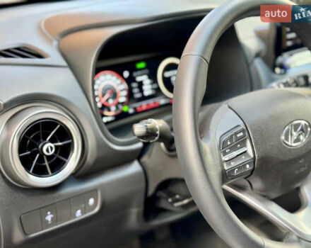 Червоний Хендай Kona, об'ємом двигуна 0 л та пробігом 100 тис. км за 20900 $, фото 72 на Automoto.ua