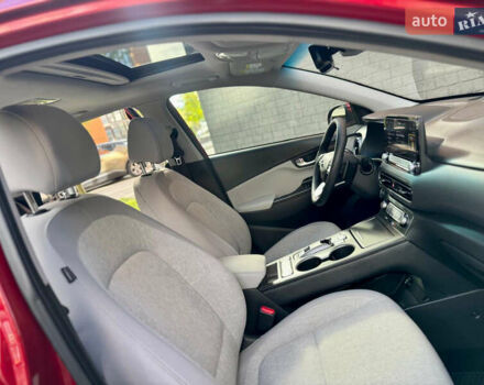 Червоний Хендай Kona, об'ємом двигуна 0 л та пробігом 100 тис. км за 20900 $, фото 85 на Automoto.ua