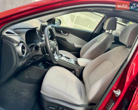 Червоний Хендай Kona, об'ємом двигуна 0 л та пробігом 100 тис. км за 20900 $, фото 74 на Automoto.ua