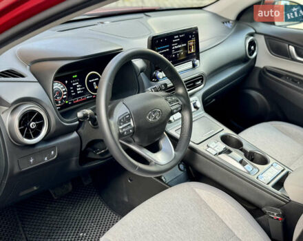 Красный Хендай Kona, объемом двигателя 0 л и пробегом 103 тыс. км за 21400 $, фото 54 на Automoto.ua