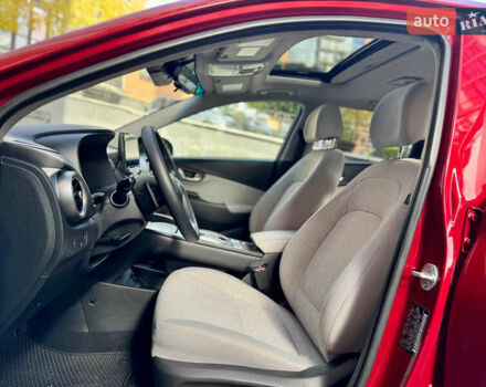 Червоний Хендай Kona, об'ємом двигуна 0 л та пробігом 100 тис. км за 20900 $, фото 81 на Automoto.ua