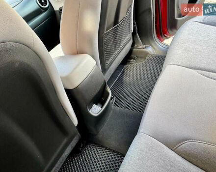 Червоний Хендай Kona, об'ємом двигуна 0 л та пробігом 100 тис. км за 20900 $, фото 56 на Automoto.ua