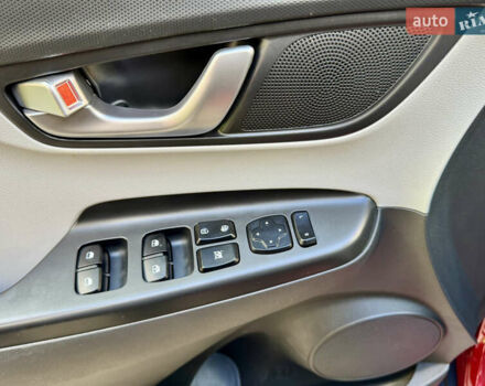 Красный Хендай Kona, объемом двигателя 0 л и пробегом 103 тыс. км за 21400 $, фото 94 на Automoto.ua