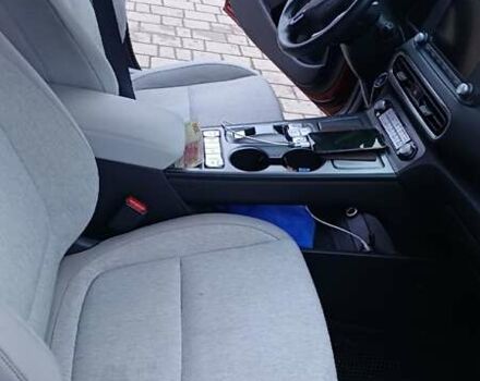 Красный Хендай Kona, объемом двигателя 0 л и пробегом 56 тыс. км за 25000 $, фото 23 на Automoto.ua