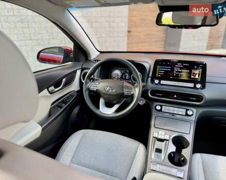 Красный Хендай Kona, объемом двигателя 0 л и пробегом 103 тыс. км за 21400 $, фото 74 на Automoto.ua