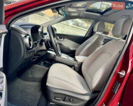 Красный Хендай Kona, объемом двигателя 0 л и пробегом 103 тыс. км за 21400 $, фото 88 на Automoto.ua
