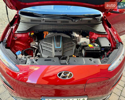 Червоний Хендай Kona, об'ємом двигуна 0 л та пробігом 100 тис. км за 20900 $, фото 47 на Automoto.ua