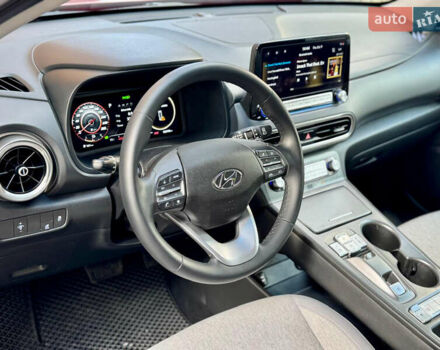 Червоний Хендай Kona, об'ємом двигуна 0 л та пробігом 100 тис. км за 20900 $, фото 68 на Automoto.ua